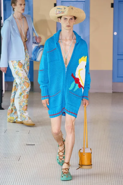 Look 49